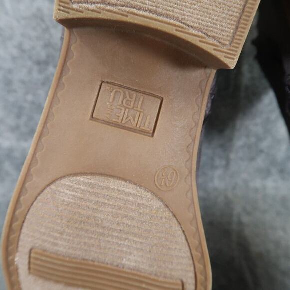 Time and Tru Shoes Womens 6.5 Bootie Fashion Classic Block Heel Memory Foam Grey - Picture 12 of 13